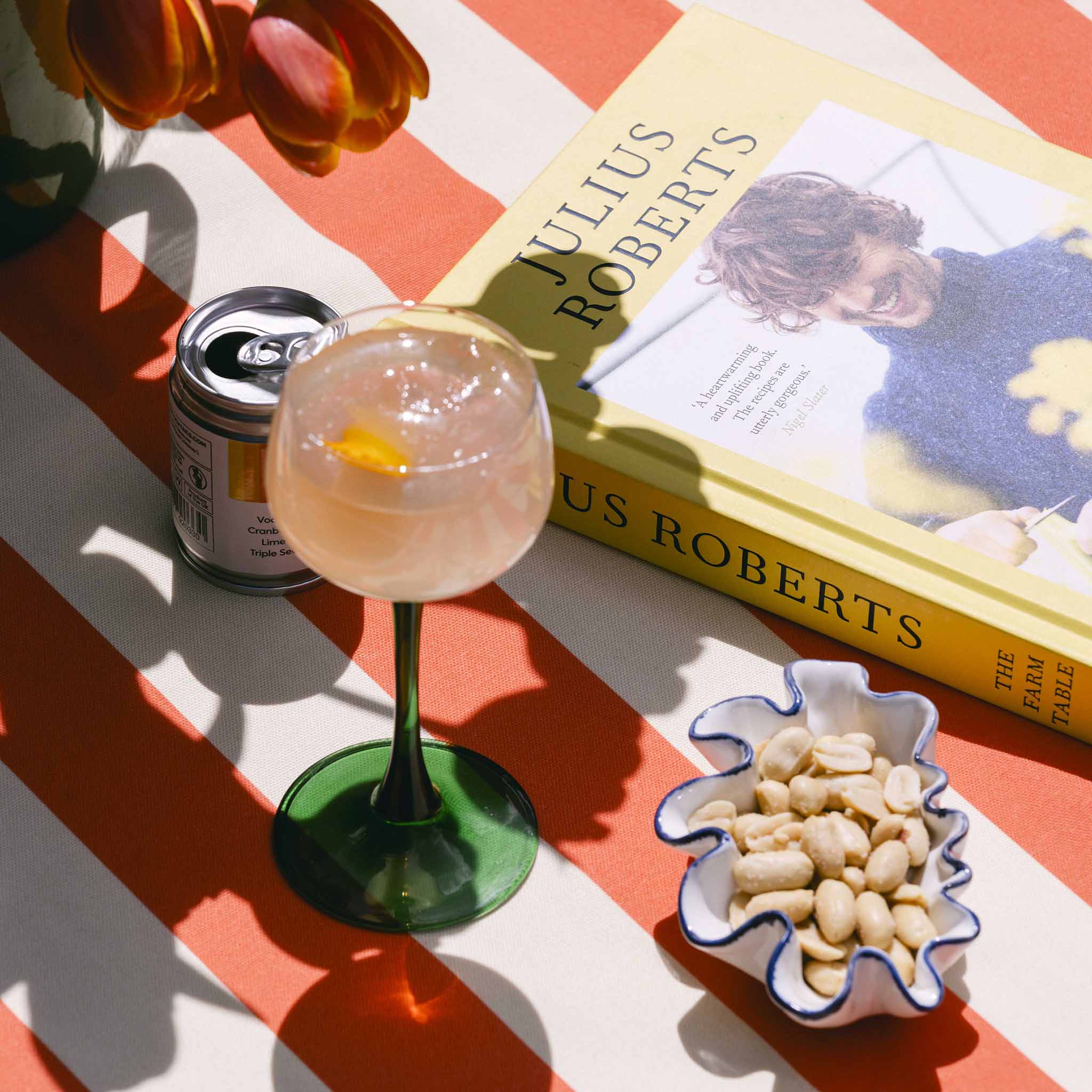 Porcelain Clam Shell Pinch