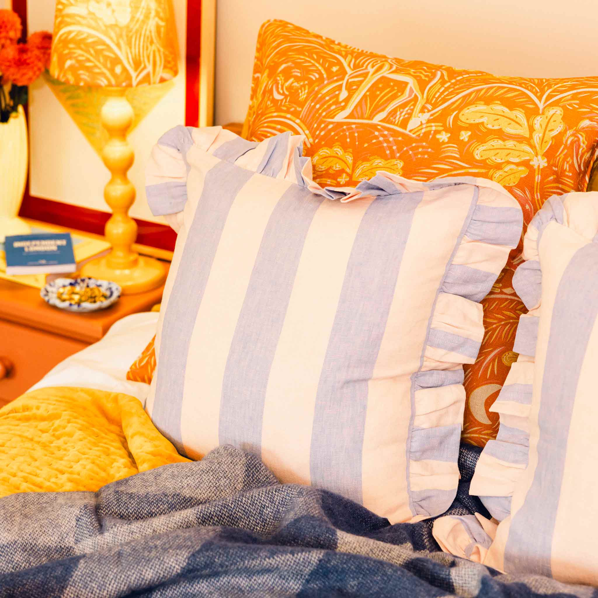 Sirkus Stripe Frill Cushion Projektityyny