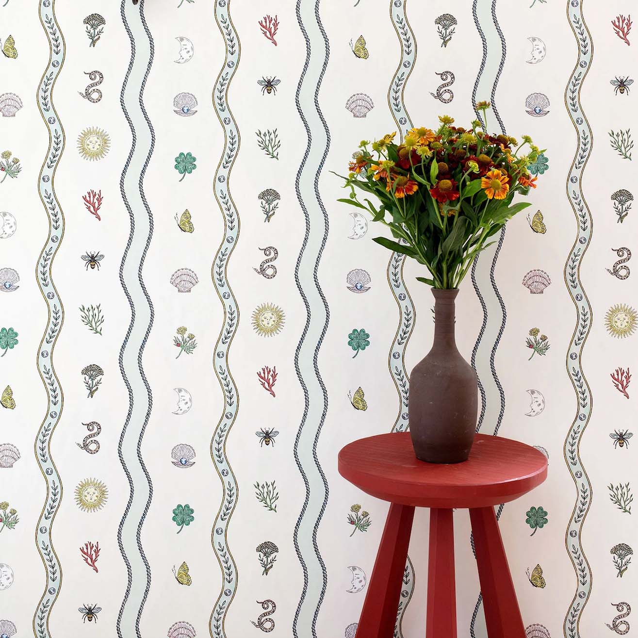 Climbing Curios Wallpaper by Fee Greening