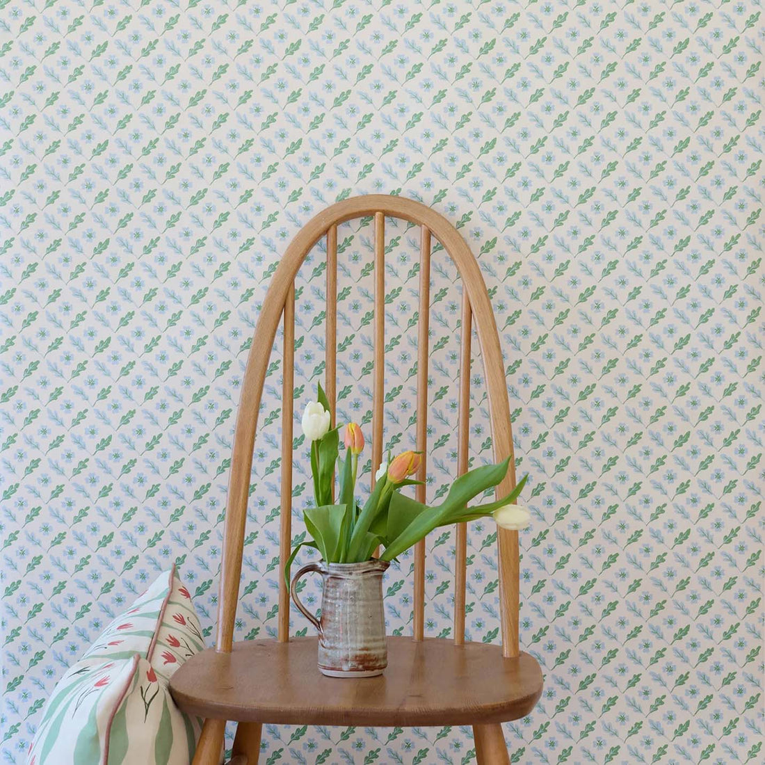 Oxalis Oak Wallpaper