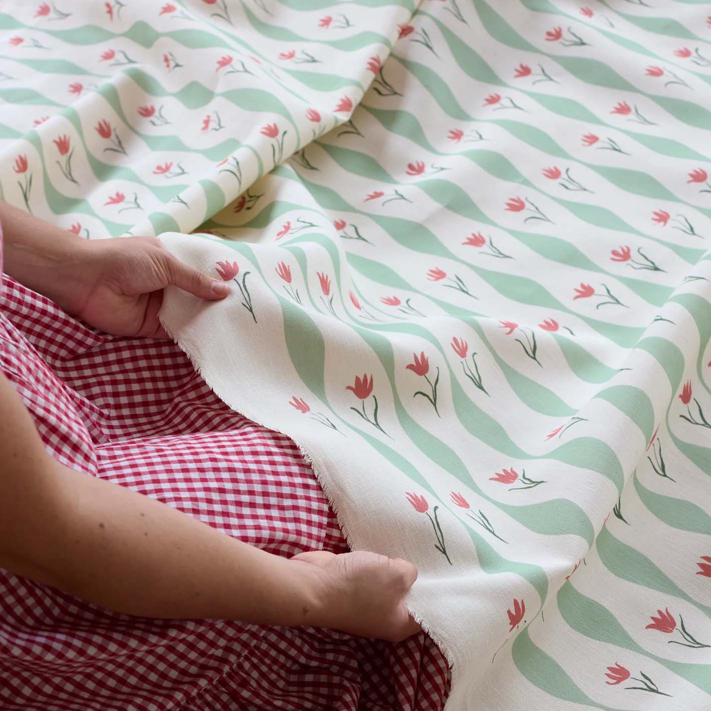 Tulip Wave Fabric Sophie Harpley